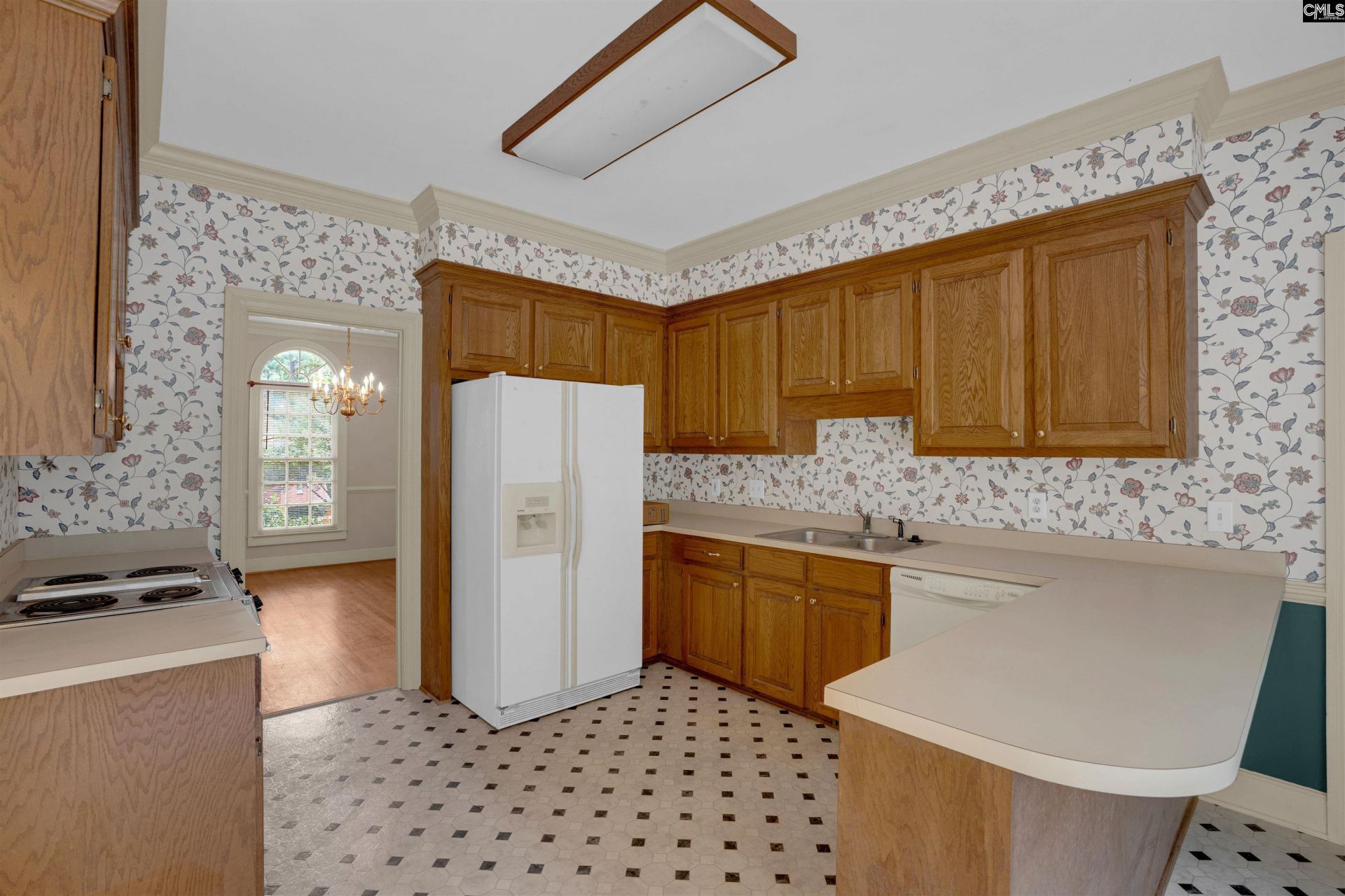 305 Bridgecreek Drive  Photo 14
