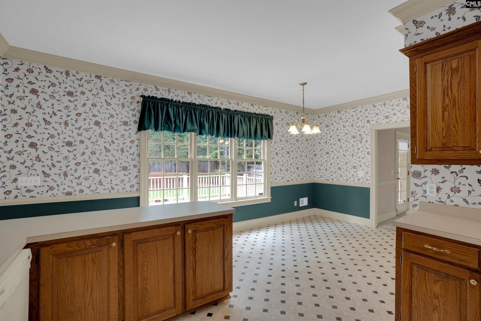 305 Bridgecreek Drive  Photo 16