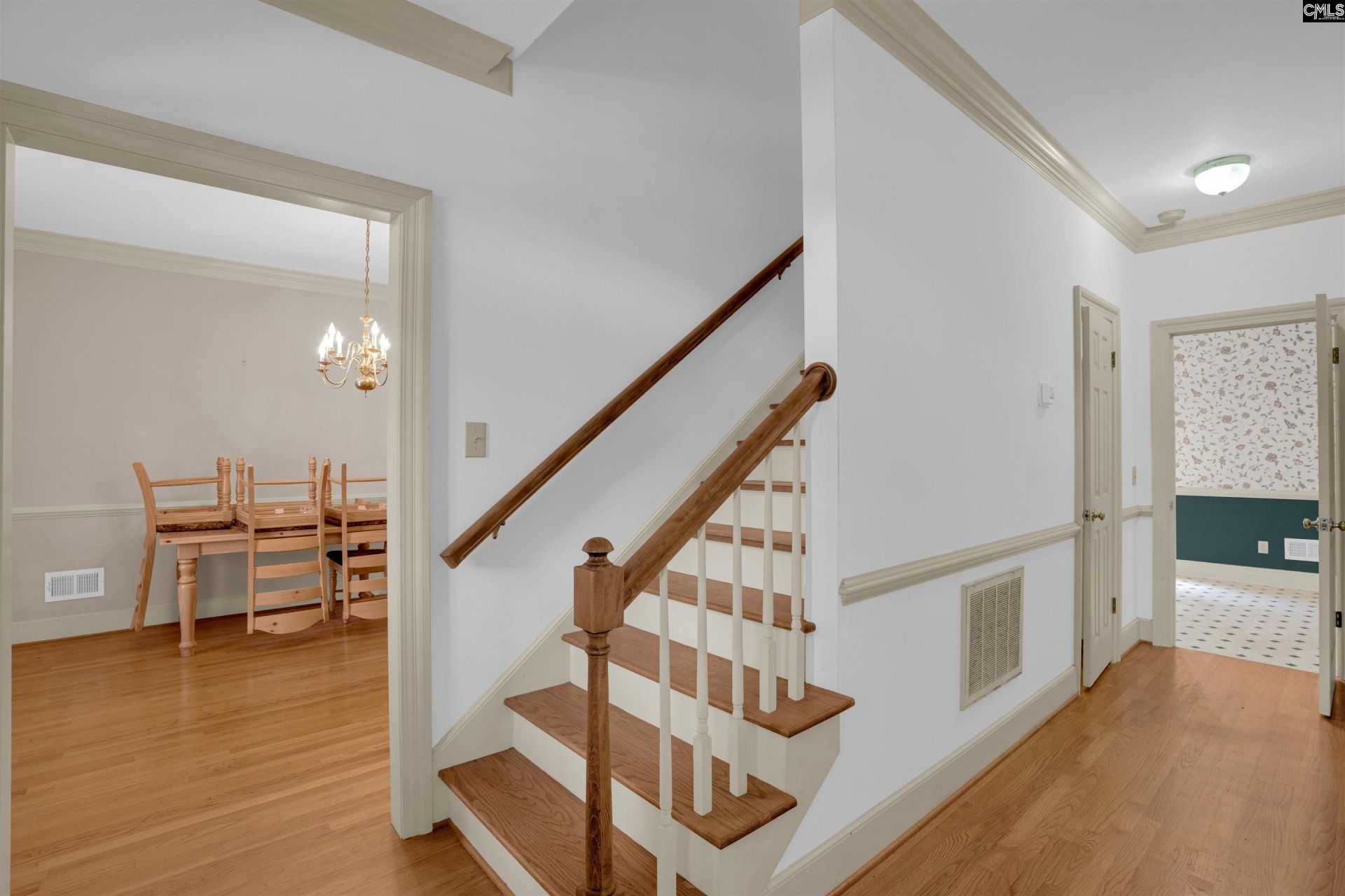 305 Bridgecreek Drive  Photo 17