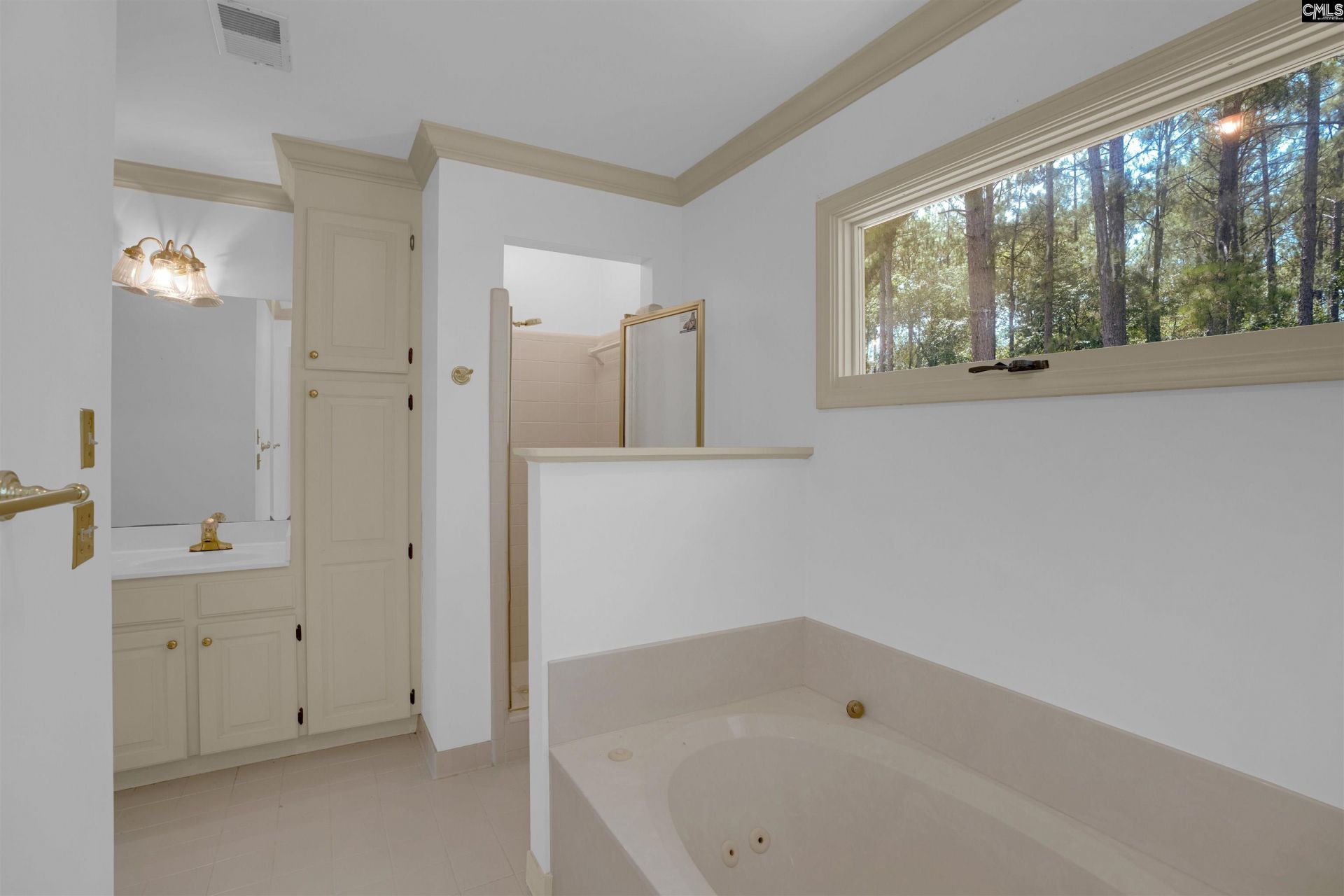 305 Bridgecreek Drive  Photo 32