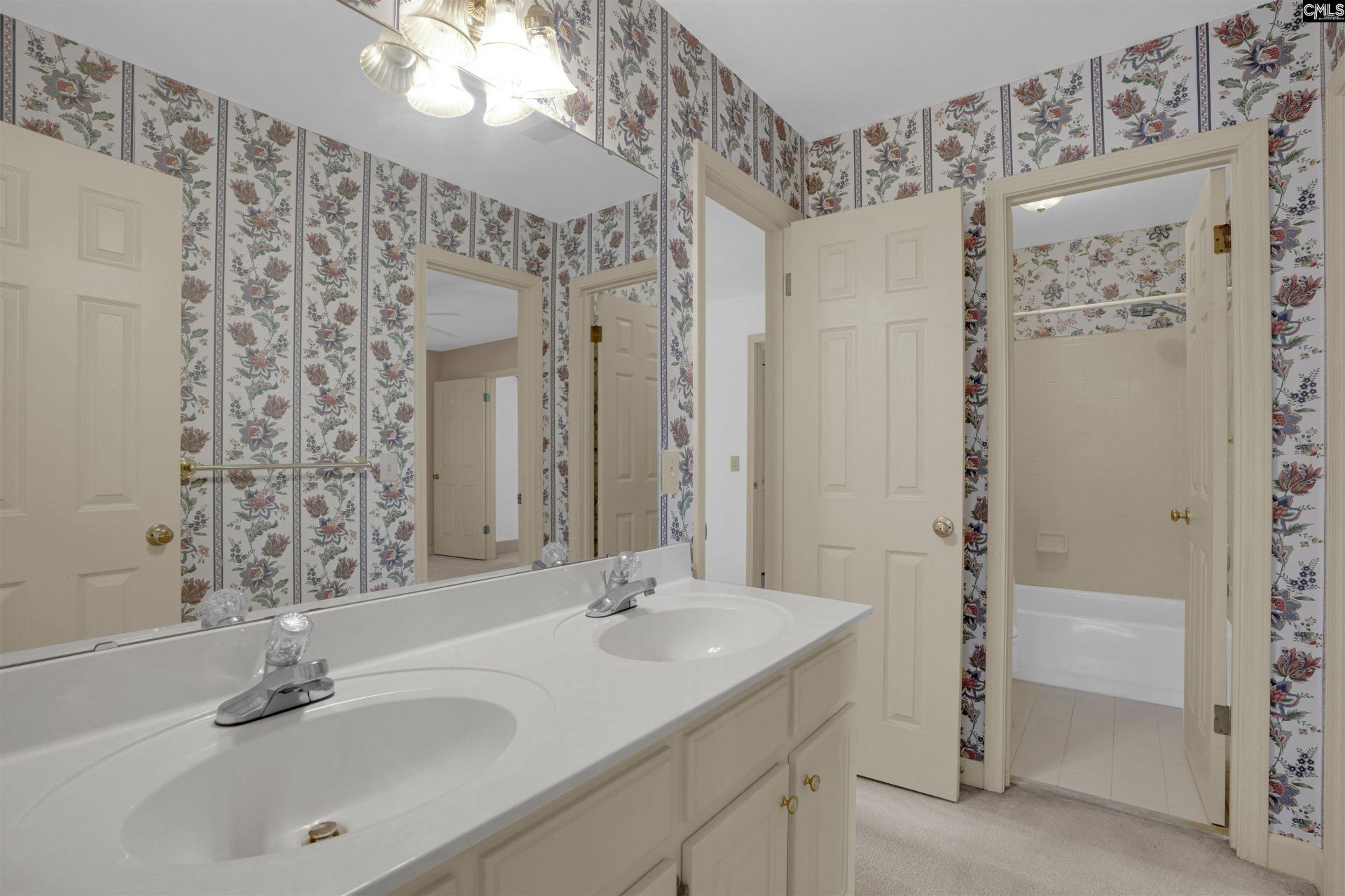305 Bridgecreek Drive  Photo 36
