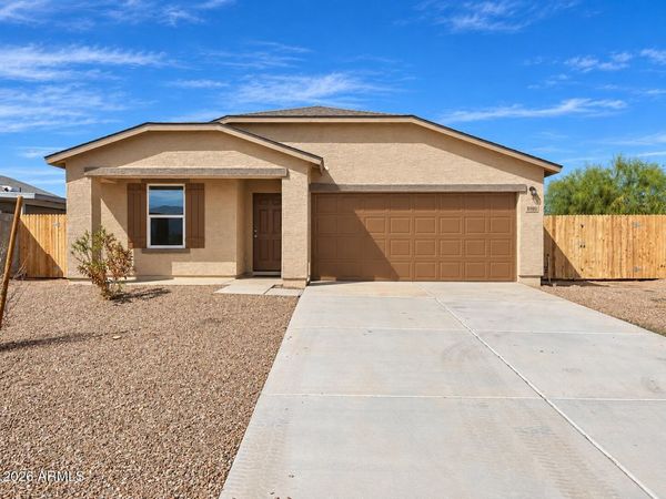 8980 W RAVEN Drive, Arizona City, AZ 85123