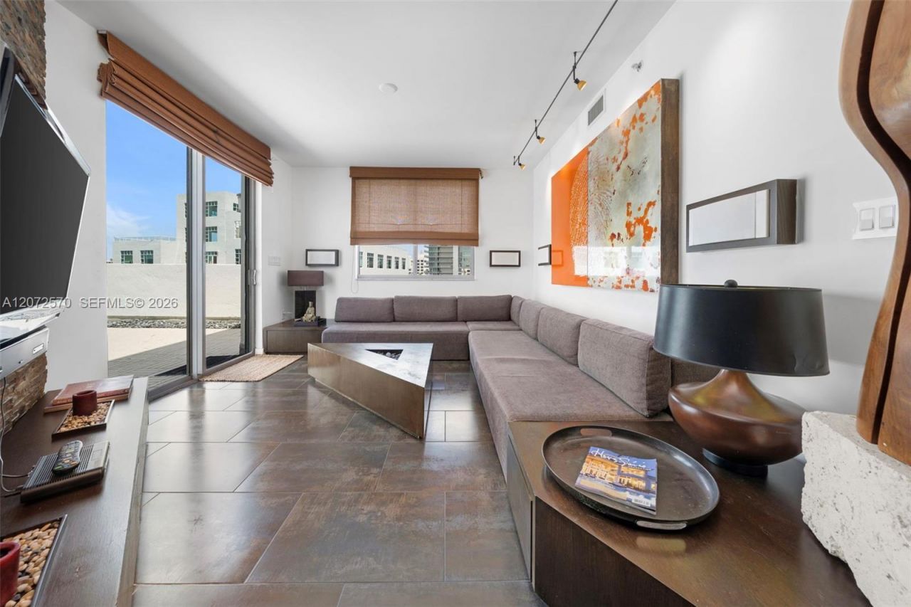 110 Washington Ave , Unit 1709, Miami Beach, FL 33139 Photo