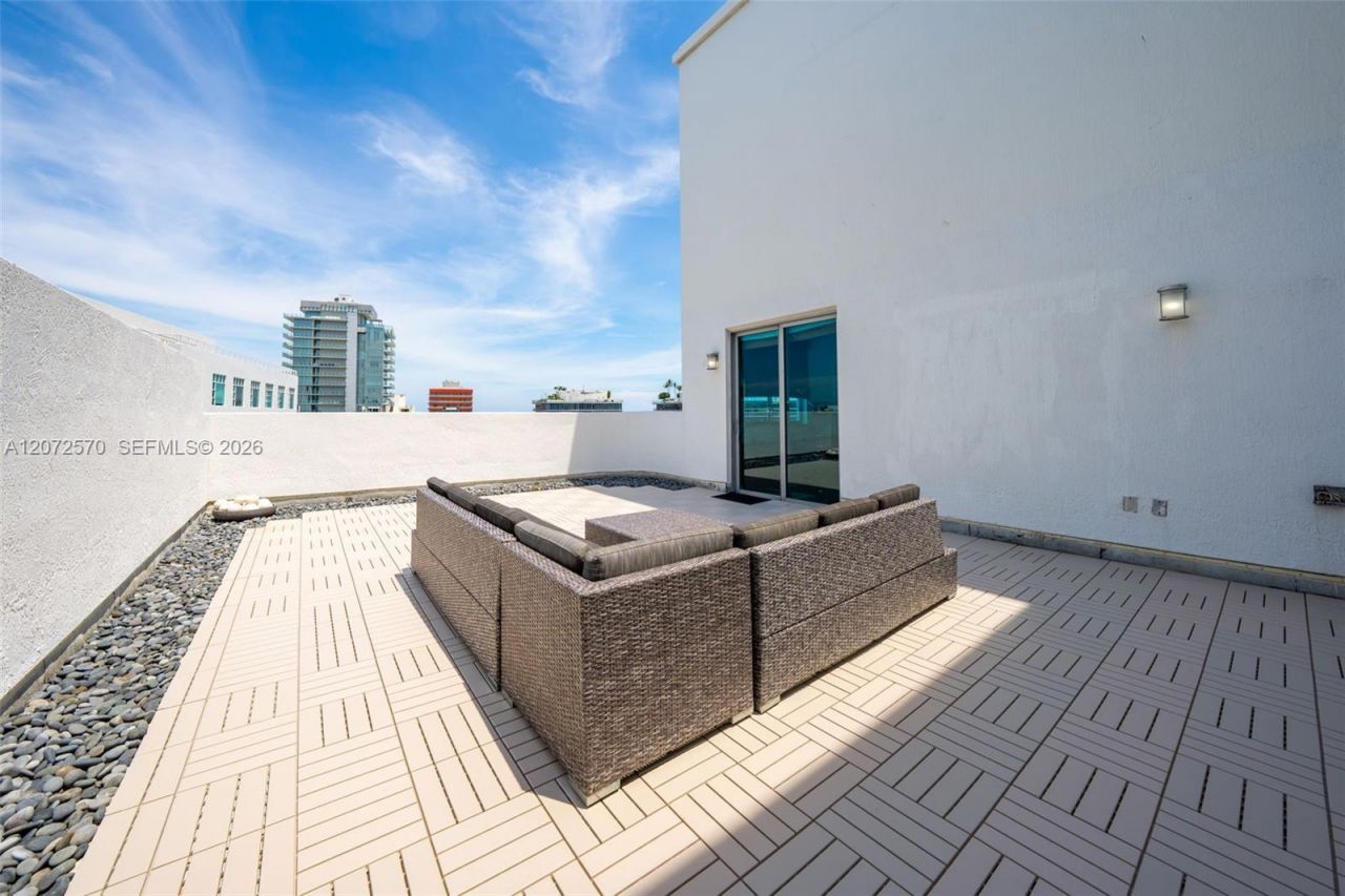 110 Washington Ave , Unit 1709, Miami Beach, FL 33139 Photo