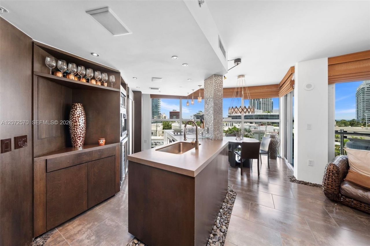 110 Washington Ave , Unit 1709, Miami Beach, FL 33139 Photo
