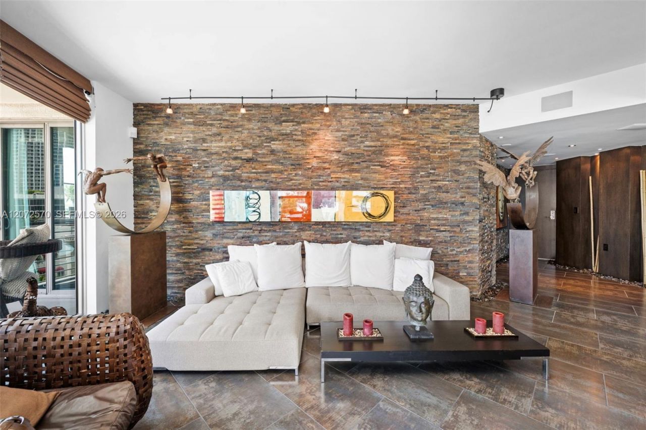 110 Washington Ave , Unit 1709, Miami Beach, FL 33139 Photo
