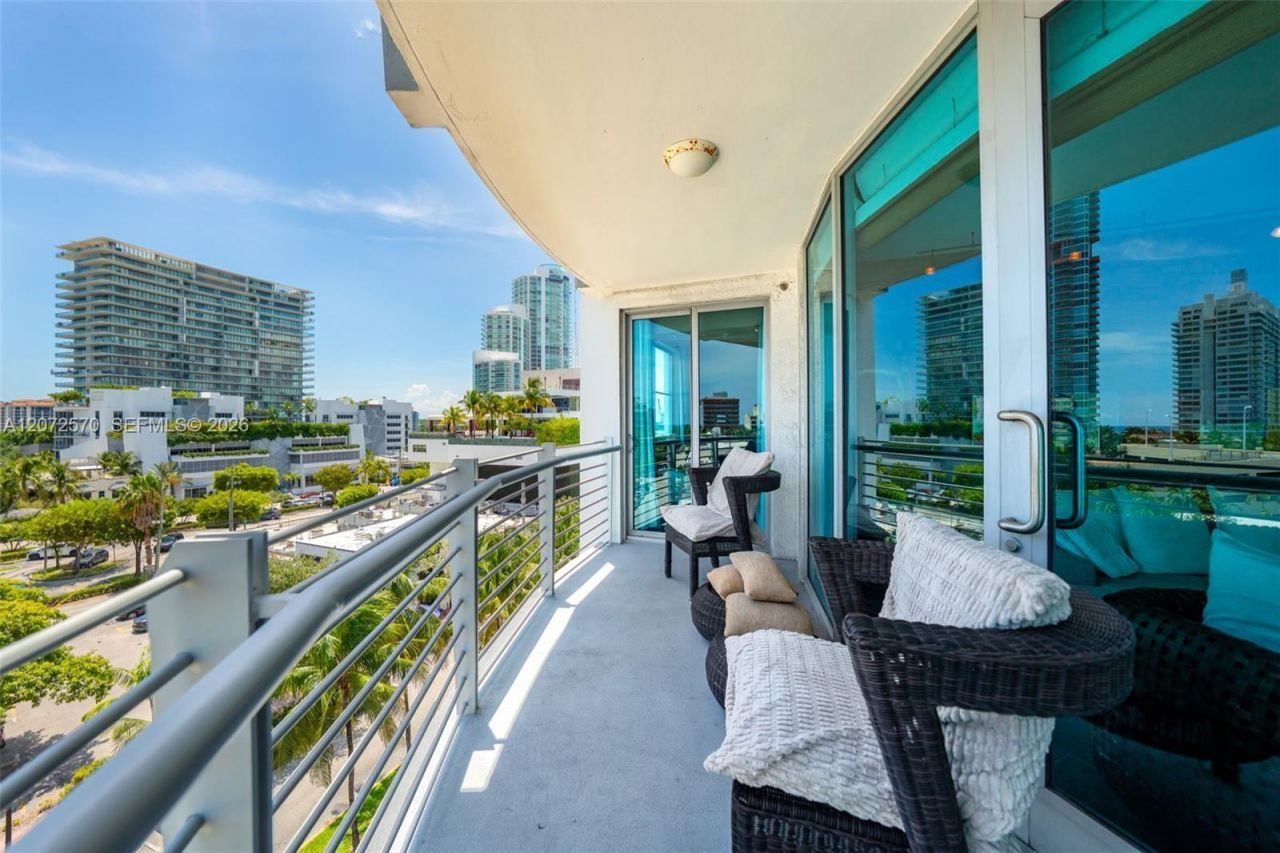 110 Washington Ave , Unit 1709, Miami Beach, FL 33139 Photo