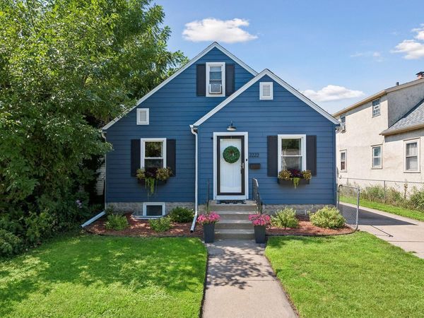2222 University Avenue NE, Minneapolis, MN 55418
