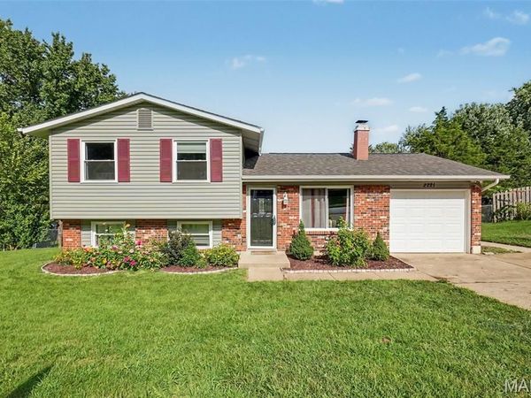 2221 Country Wood Drive , Imperial, MO 63052