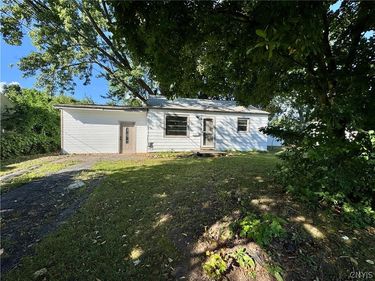 203 Anita Avenue, Liverpool, NY 13088