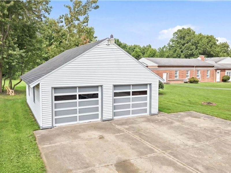 816 Churchill Road, Girard, OH 44420 Photo 8