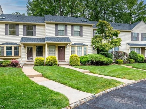 503 Timber Oaks Rd, Edison, NJ 08820