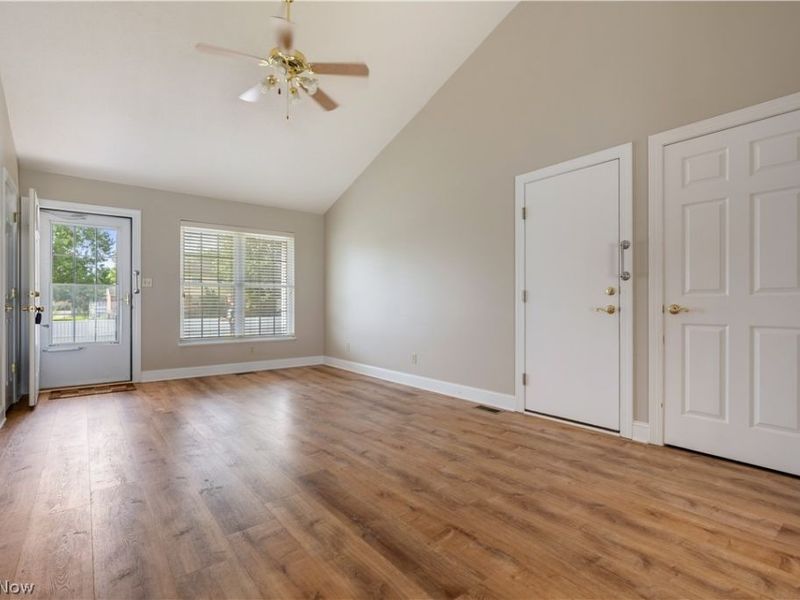 315 Abby Lane, Hartville, OH 44632 Photo 15
