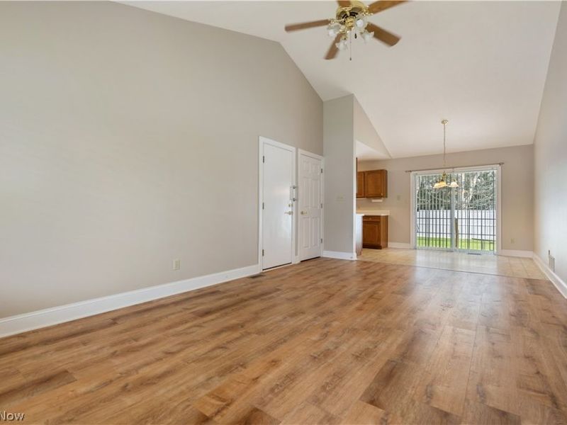 315 Abby Lane, Hartville, OH 44632 Photo 16