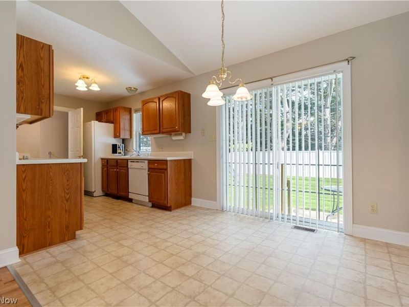 315 Abby Lane, Hartville, OH 44632 Photo 19