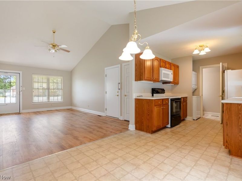 315 Abby Lane, Hartville, OH 44632 Photo 20