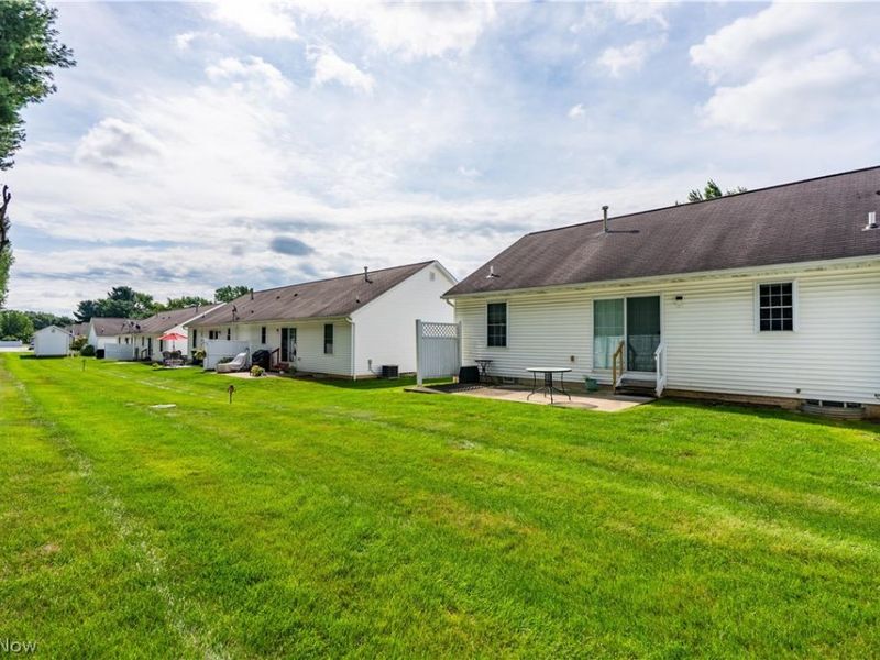 315 Abby Lane, Hartville, OH 44632 Photo 5