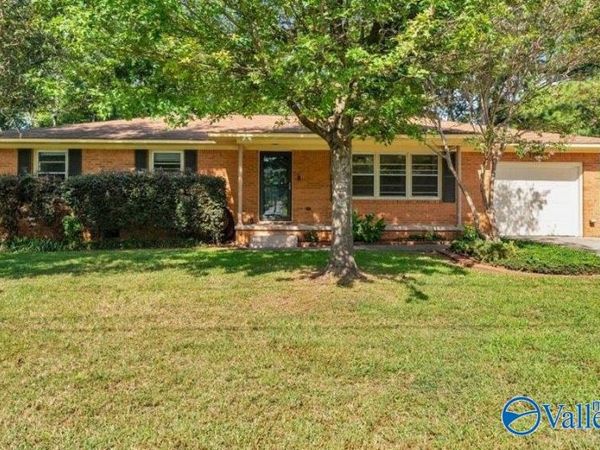 2307 Giles Drive NE, Huntsville, AL 35811