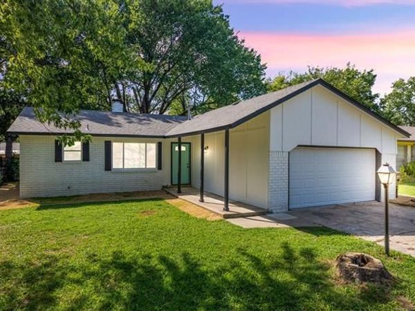 1108 N Hickory Court , Broken Arrow, OK 74012