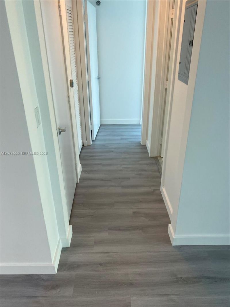 950 Brickell Bay Dr, Unit 801, Miami, FL 33131 Photo