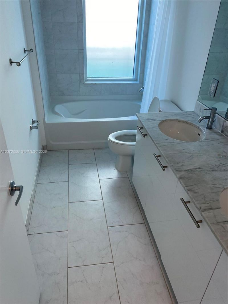 950 Brickell Bay Dr, Unit 801, Miami, FL 33131 Photo