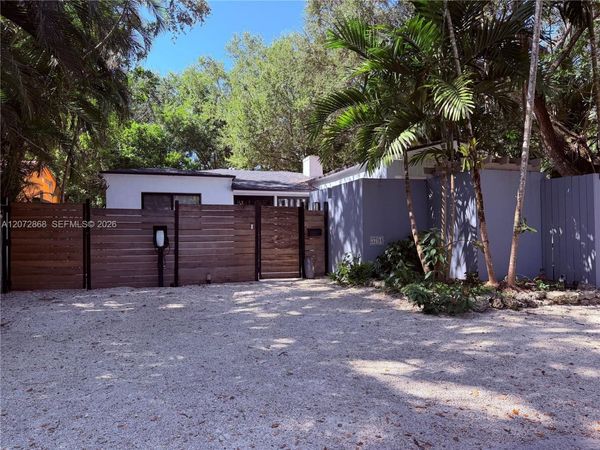 3794 Irvington Ave , Coconut Grove, FL 33133