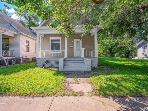 1302 W JOHN H GWYNN JR Avenue, Peoria, IL 61605