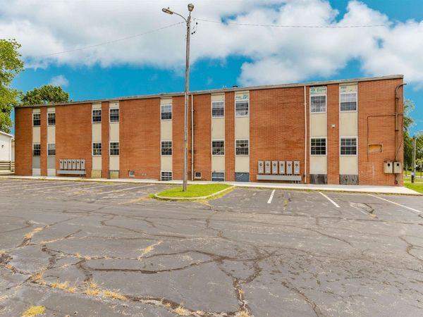 708 W Freeman Street, Carbondale, IL 62901