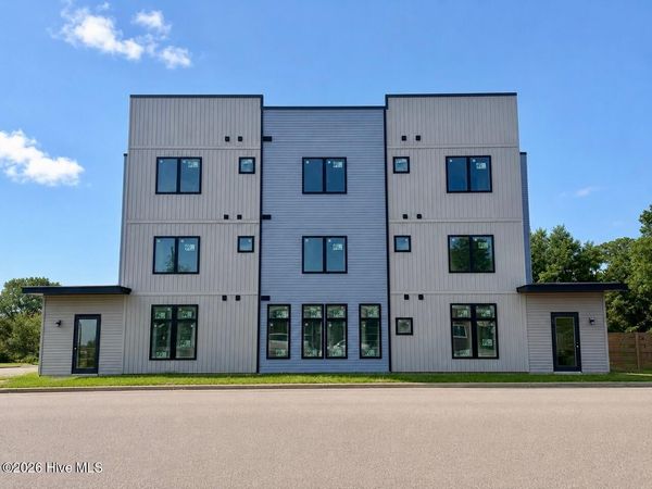 906 S 8th Street, Unit 103, Wilmington, NC 28401