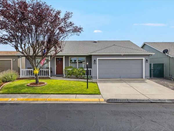 2360 Evan Way, Central Point, OR 97502