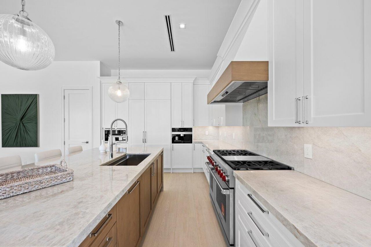 325 W Riverside Drive, Jupiter, FL 33469 Photo