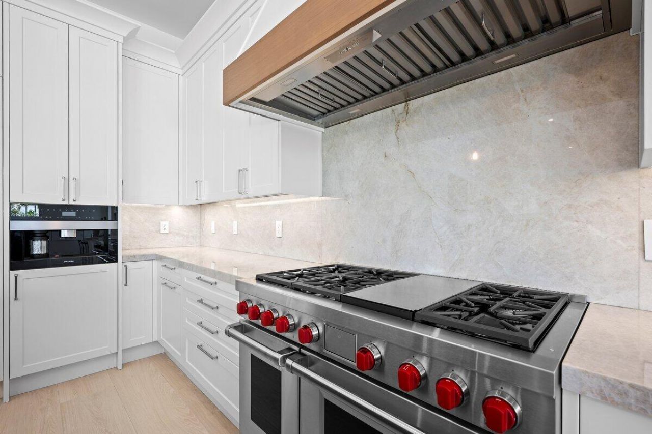 325 W Riverside Drive, Jupiter, FL 33469 Photo