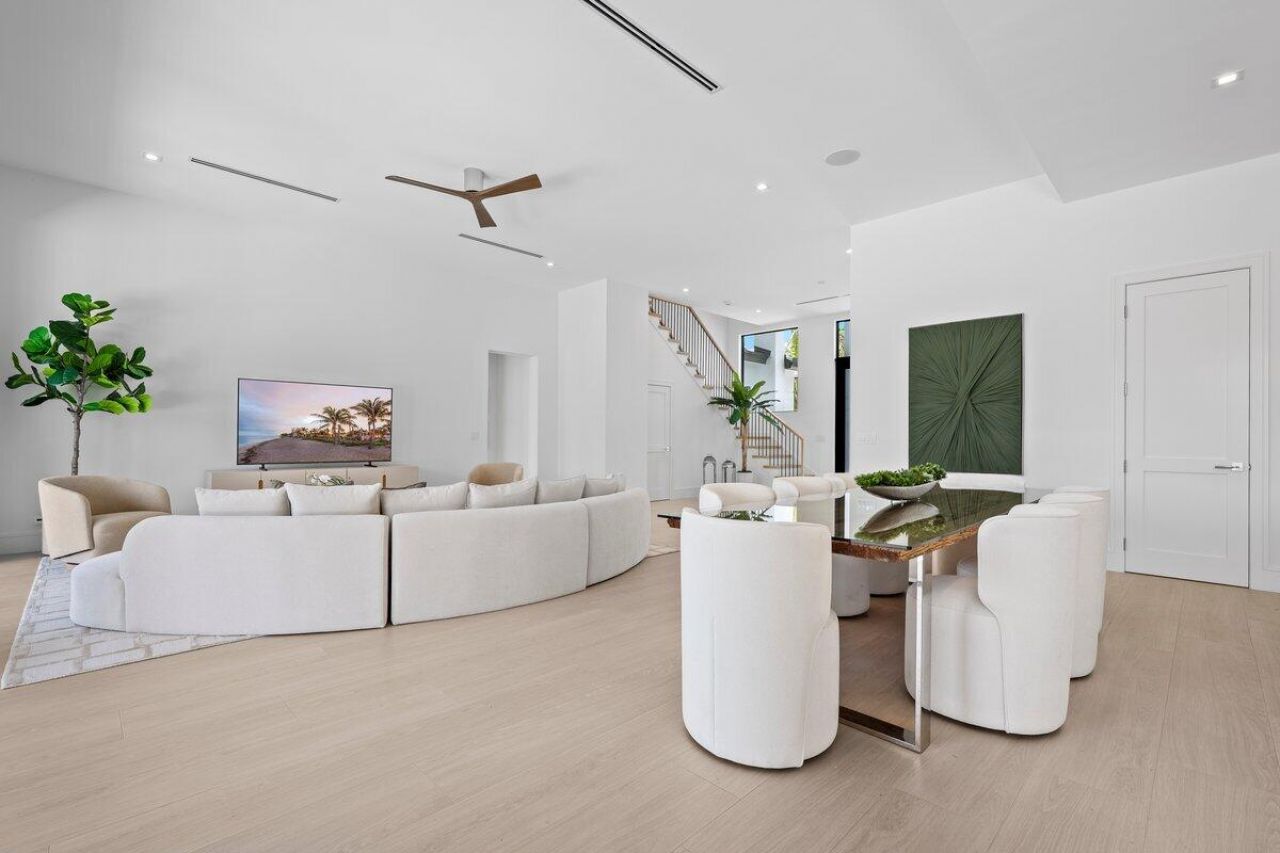 325 W Riverside Drive, Jupiter, FL 33469 Photo