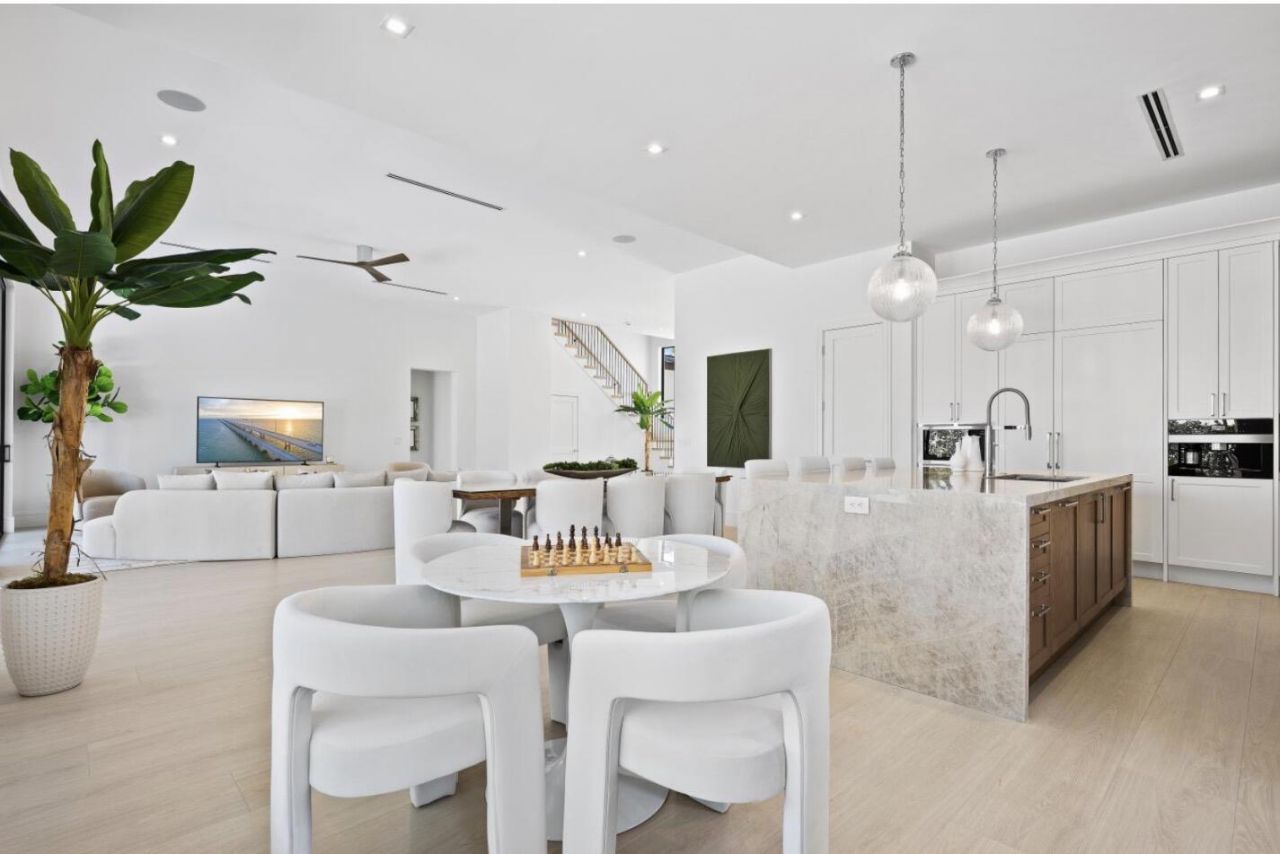 325 W Riverside Drive, Jupiter, FL 33469 Photo