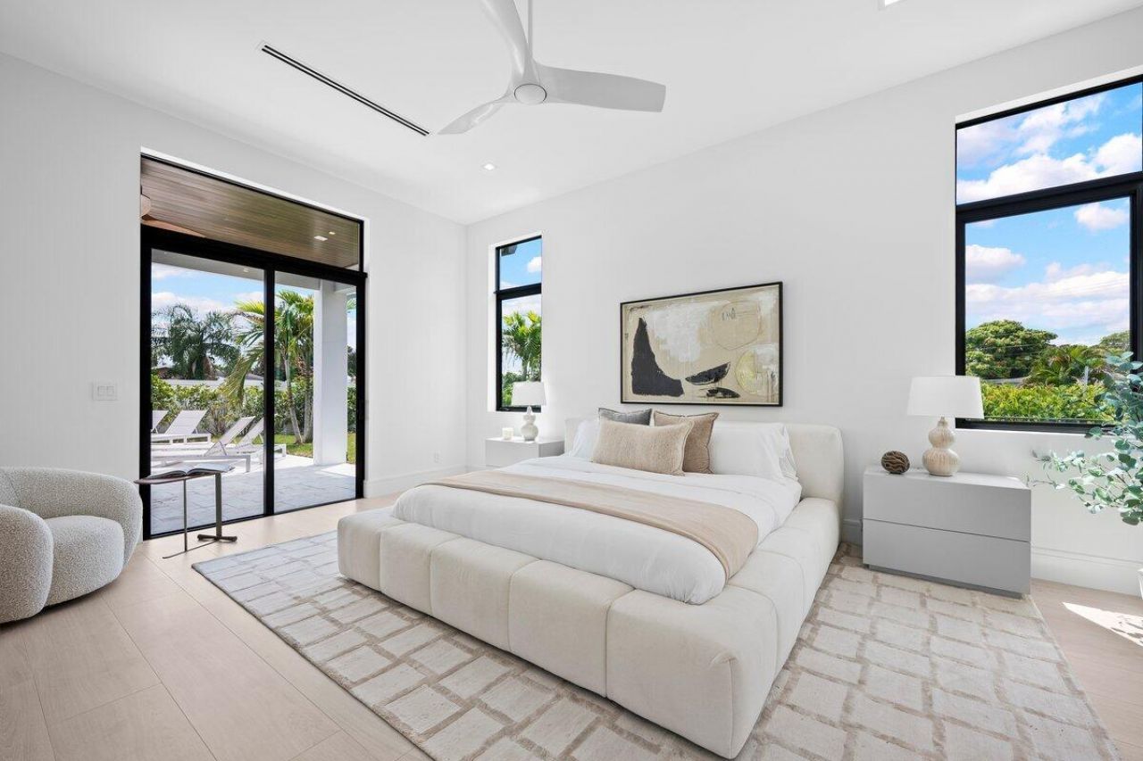 325 W Riverside Drive, Jupiter, FL 33469 Photo