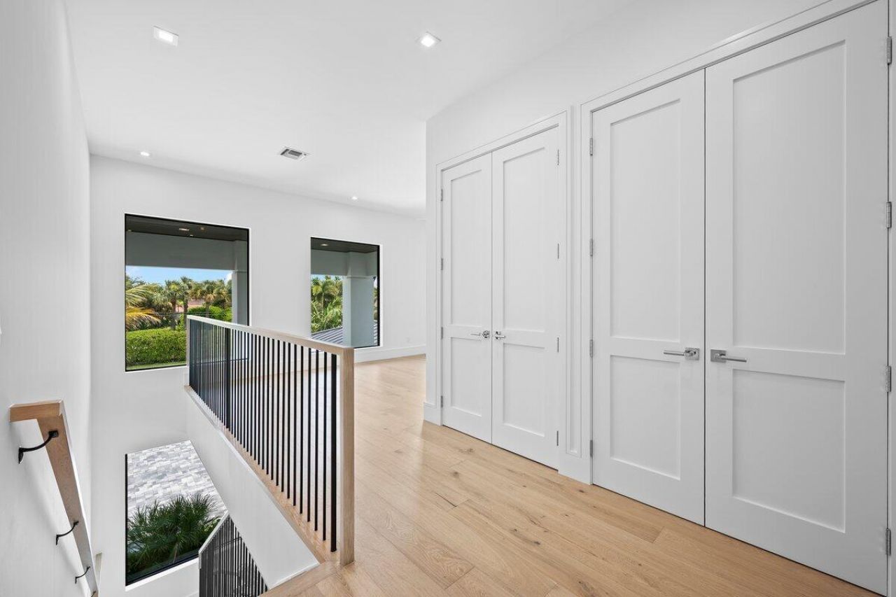 325 W Riverside Drive, Jupiter, FL 33469 Photo