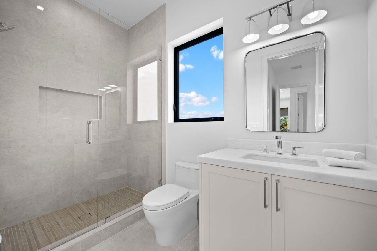 325 W Riverside Drive, Jupiter, FL 33469 Photo