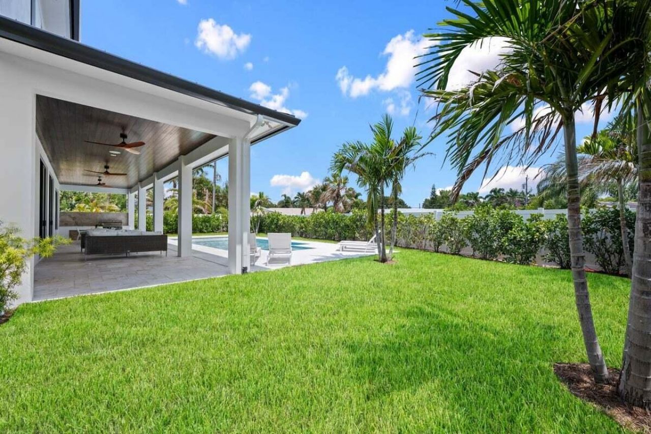 325 W Riverside Drive, Jupiter, FL 33469 Photo