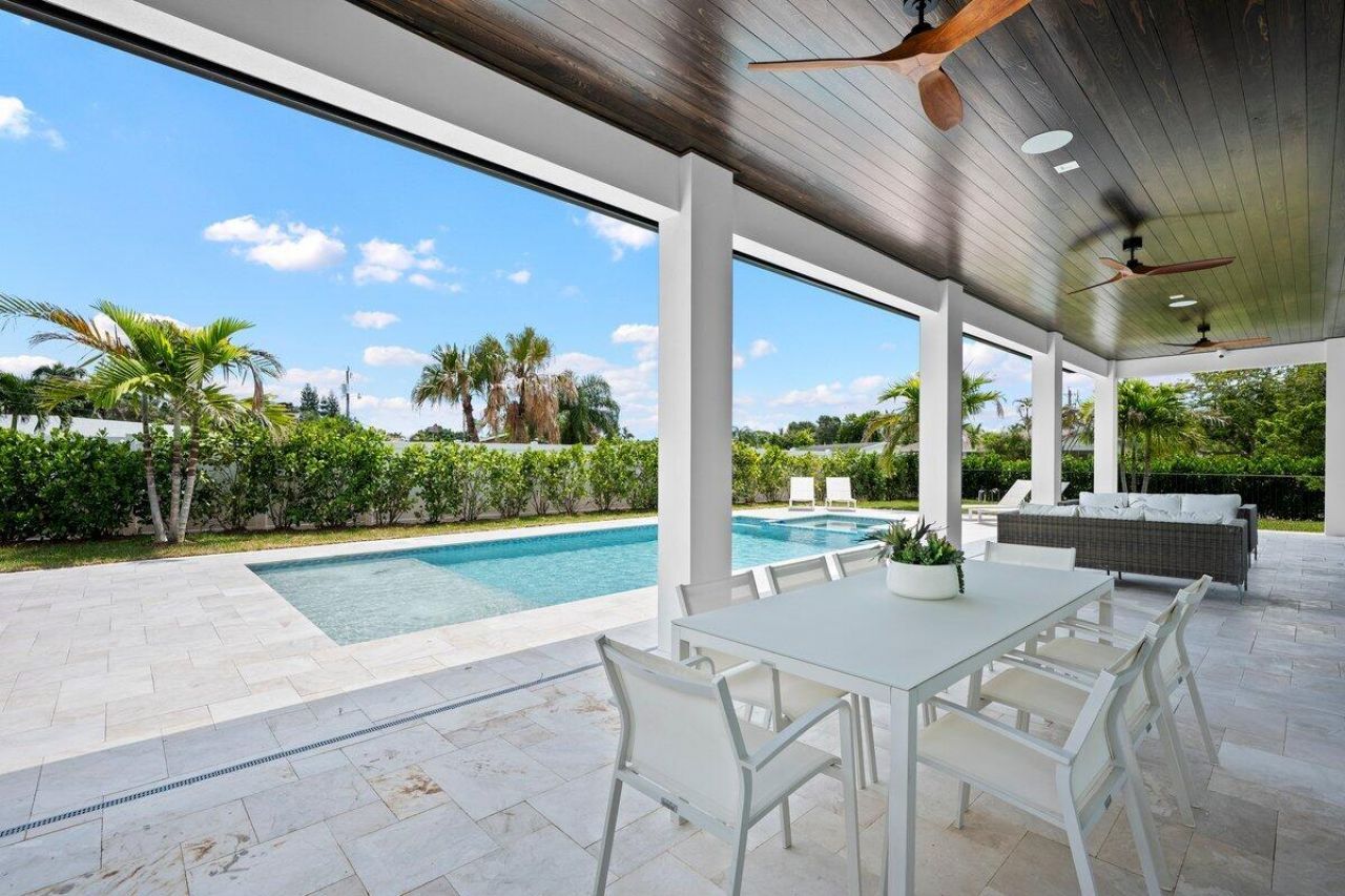 325 W Riverside Drive, Jupiter, FL 33469 Photo