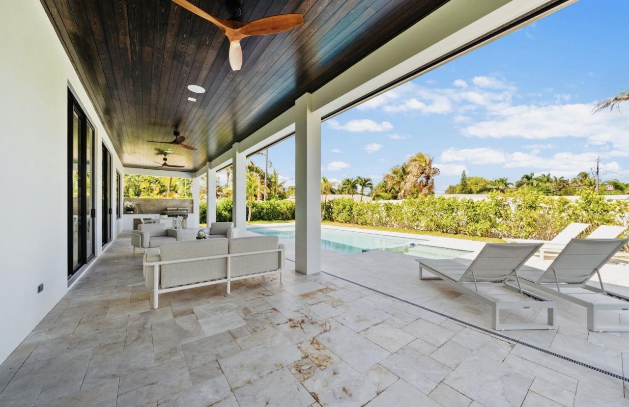 325 W Riverside Drive, Jupiter, FL 33469 Photo