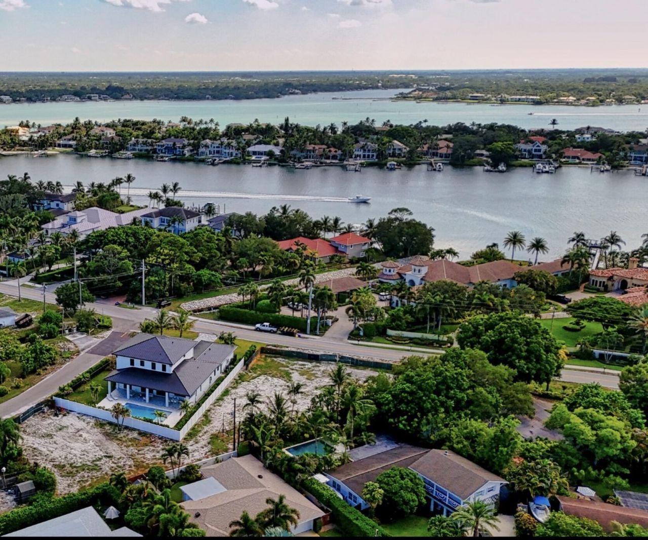325 W Riverside Drive, Jupiter, FL 33469 Photo