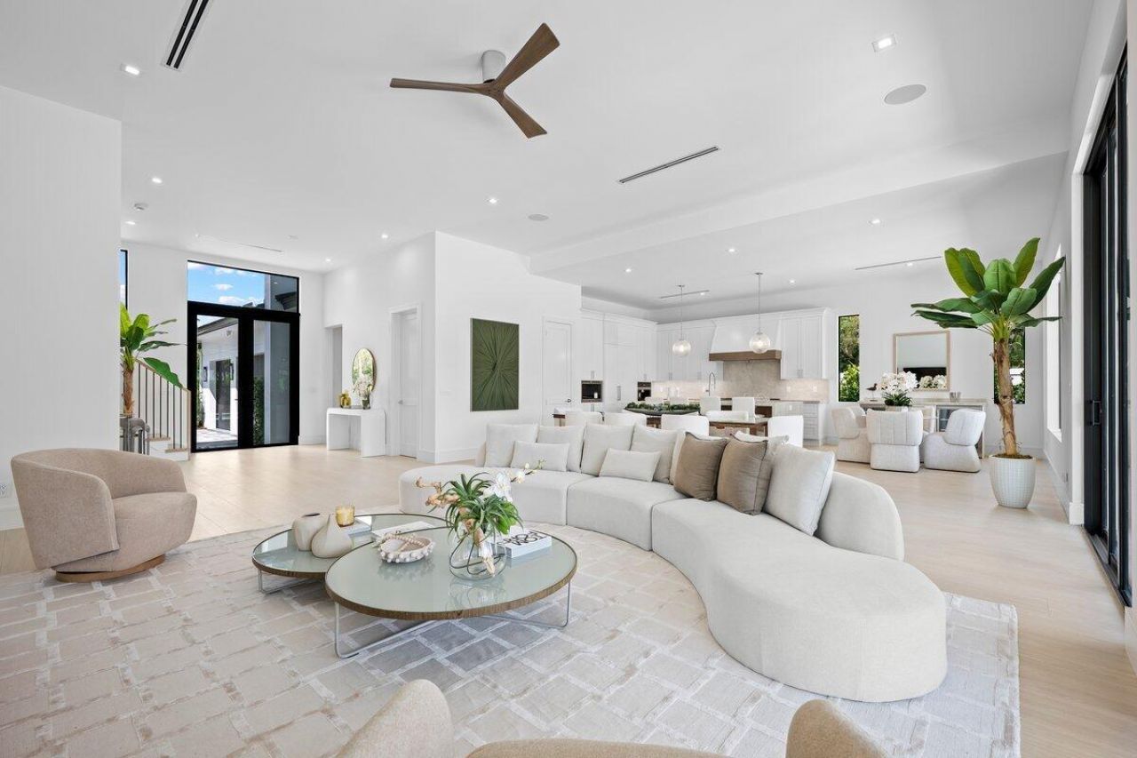 325 W Riverside Drive, Jupiter, FL 33469 Photo