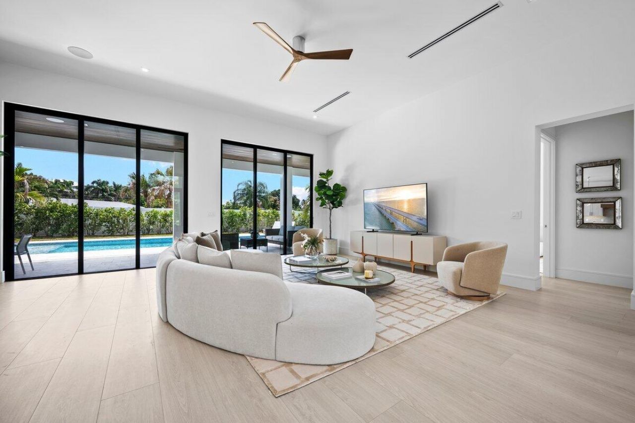 325 W Riverside Drive, Jupiter, FL 33469 Photo