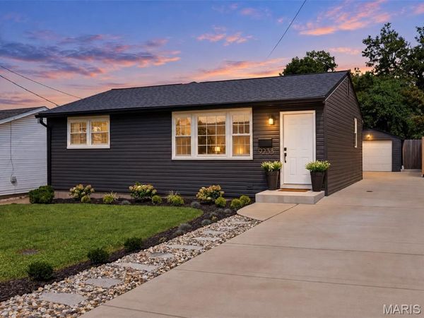 9233 Shortridge Avenue, Rock Hill, MO 63144