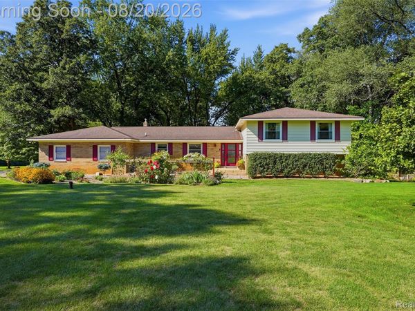 11111 Shadywood Drive, Brighton Township, Mi 48114