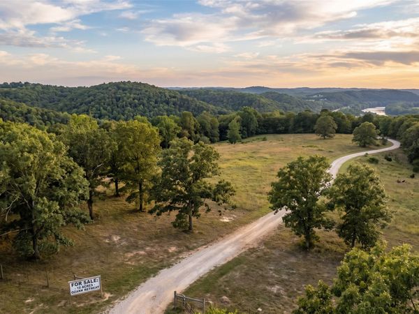 850 , Stilwell, OK 74960