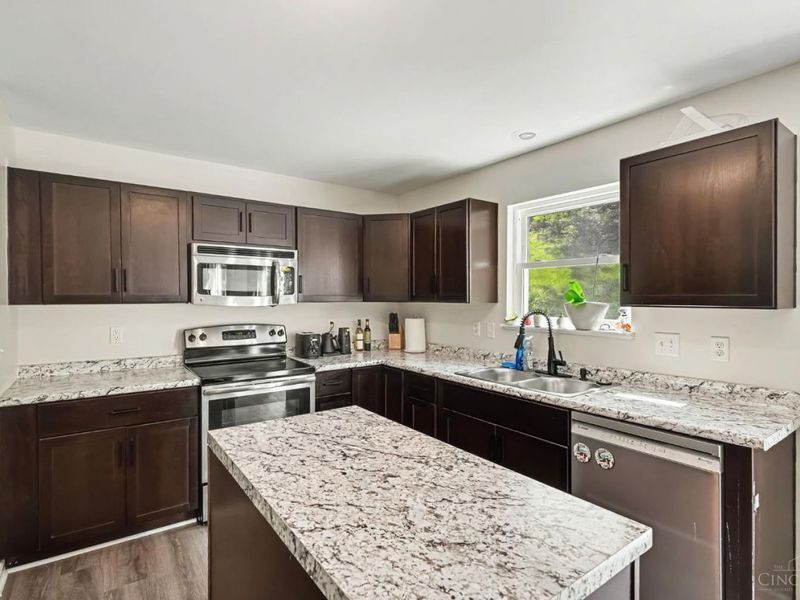 3605 Hader, Cincinnati, OH 45211 Photo 8