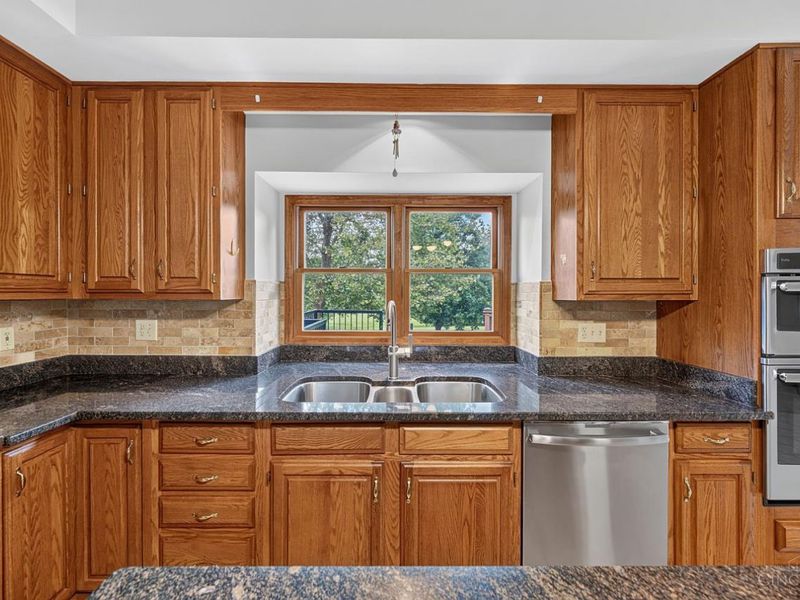 8851 Eagleridge Drive, West Chester, OH 45069 Photo 18