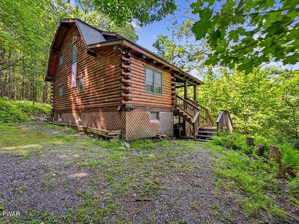 108 Uppercrest Road, Greentown, PA 18426