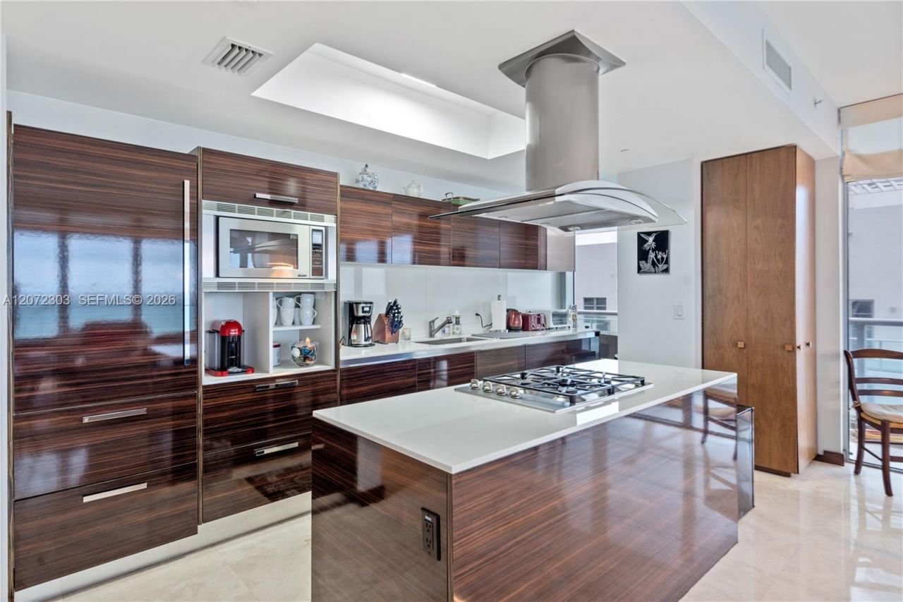 3737 Collins Ave , Unit S-701, Miami Beach, FL 33140 Photo